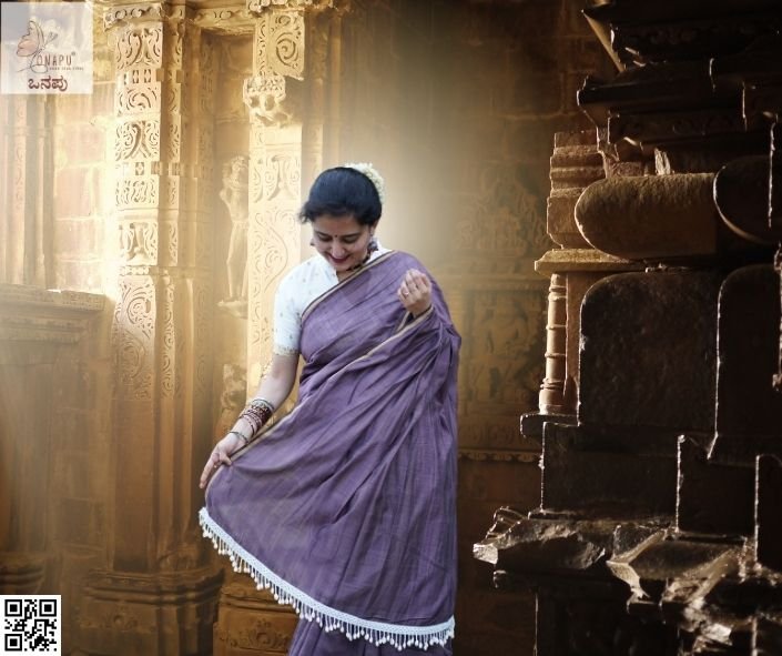 charvi-cotton-saree-temple-backdrop.jpg charvi cotton saree | ಚಾರ್ವಿ ಕಾಟನ್